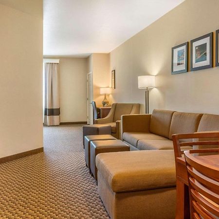 Comfort Inn & Suites Galt - Lodi North Esterno foto