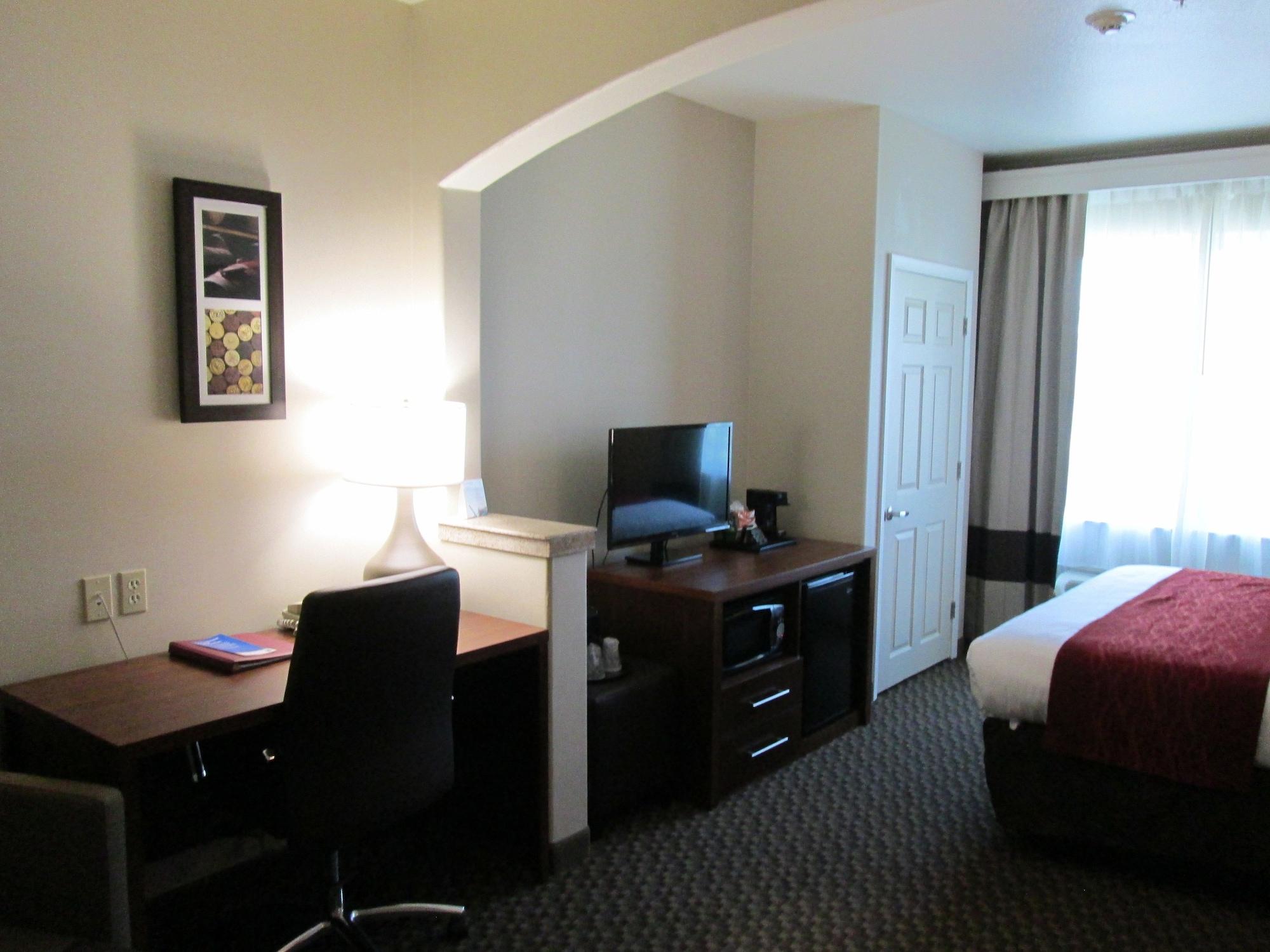 Comfort Inn & Suites Galt - Lodi North Esterno foto