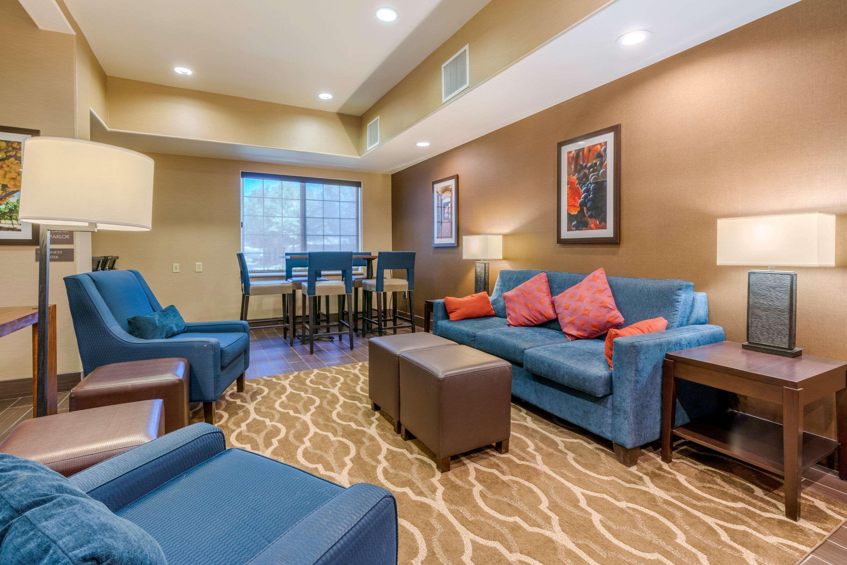 Comfort Inn & Suites Galt - Lodi North Esterno foto