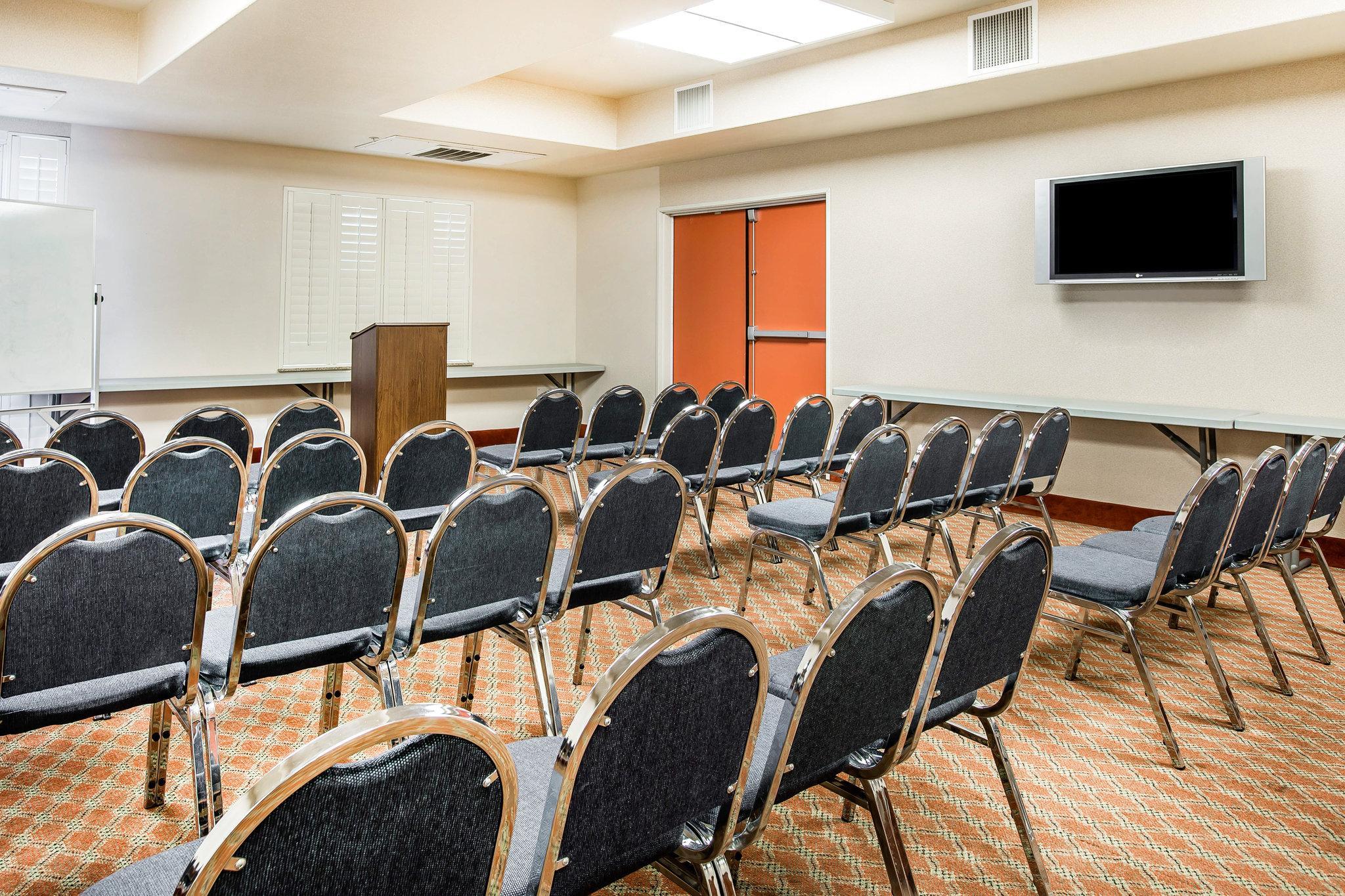 Comfort Inn & Suites Galt - Lodi North Esterno foto