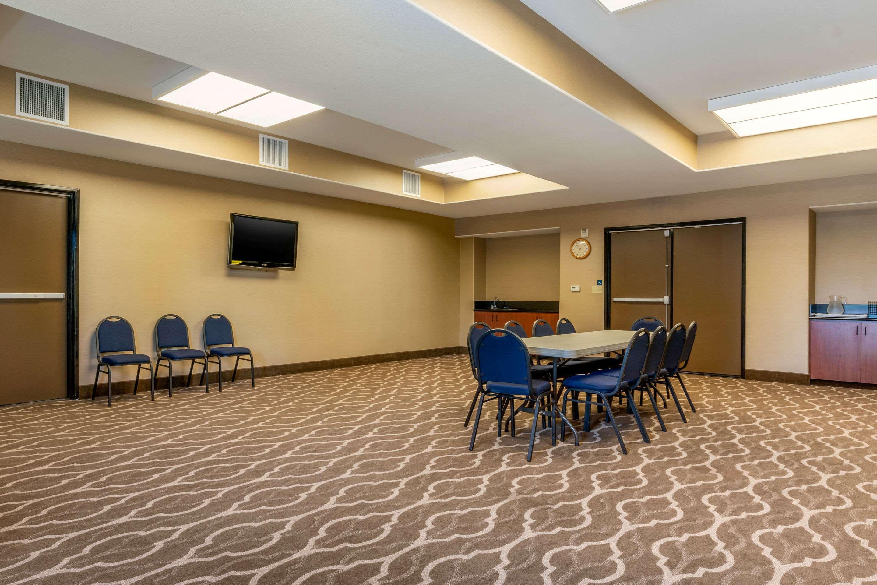 Comfort Inn & Suites Galt - Lodi North Esterno foto