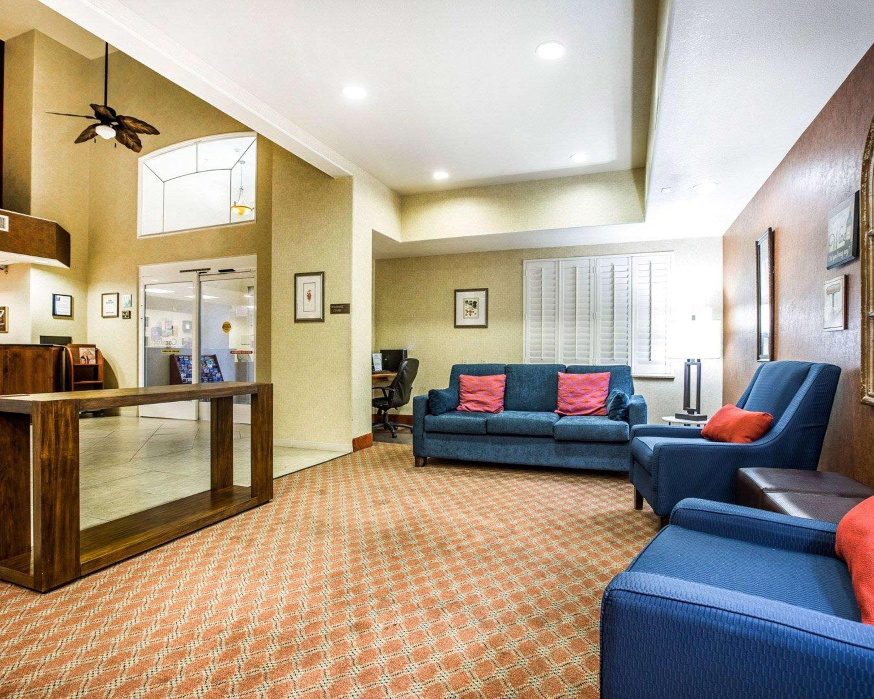 Comfort Inn & Suites Galt - Lodi North Esterno foto